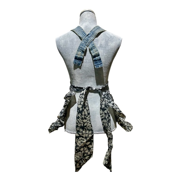 Vintage Denim Apron with Floral Ruffle - Picture 3 of 3